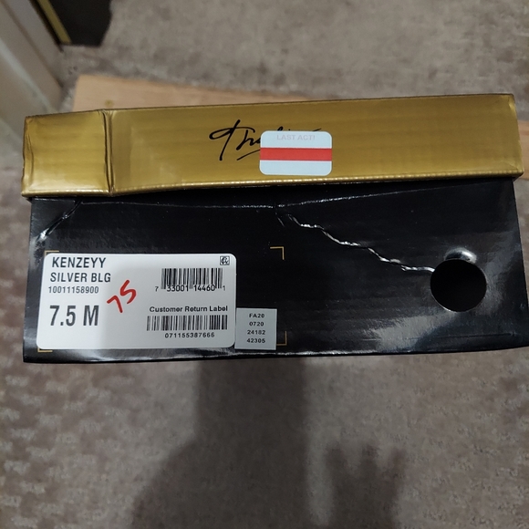 Women heels size 7.5 - Picture 3 of 3